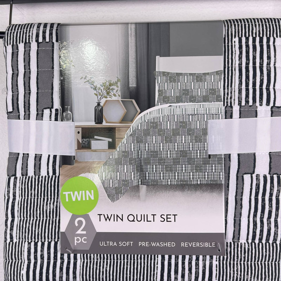 2 Piece Reversible Twin Quilt Set Oeko Tex Soft Grey Black White Striped Unisex - Picture 2 of 8